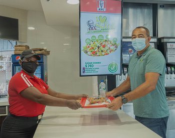 dr-christopher-tufton-at-a-kfc